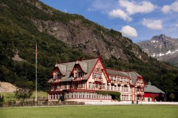 An exterior shot of Hotel Union Oye in Norway