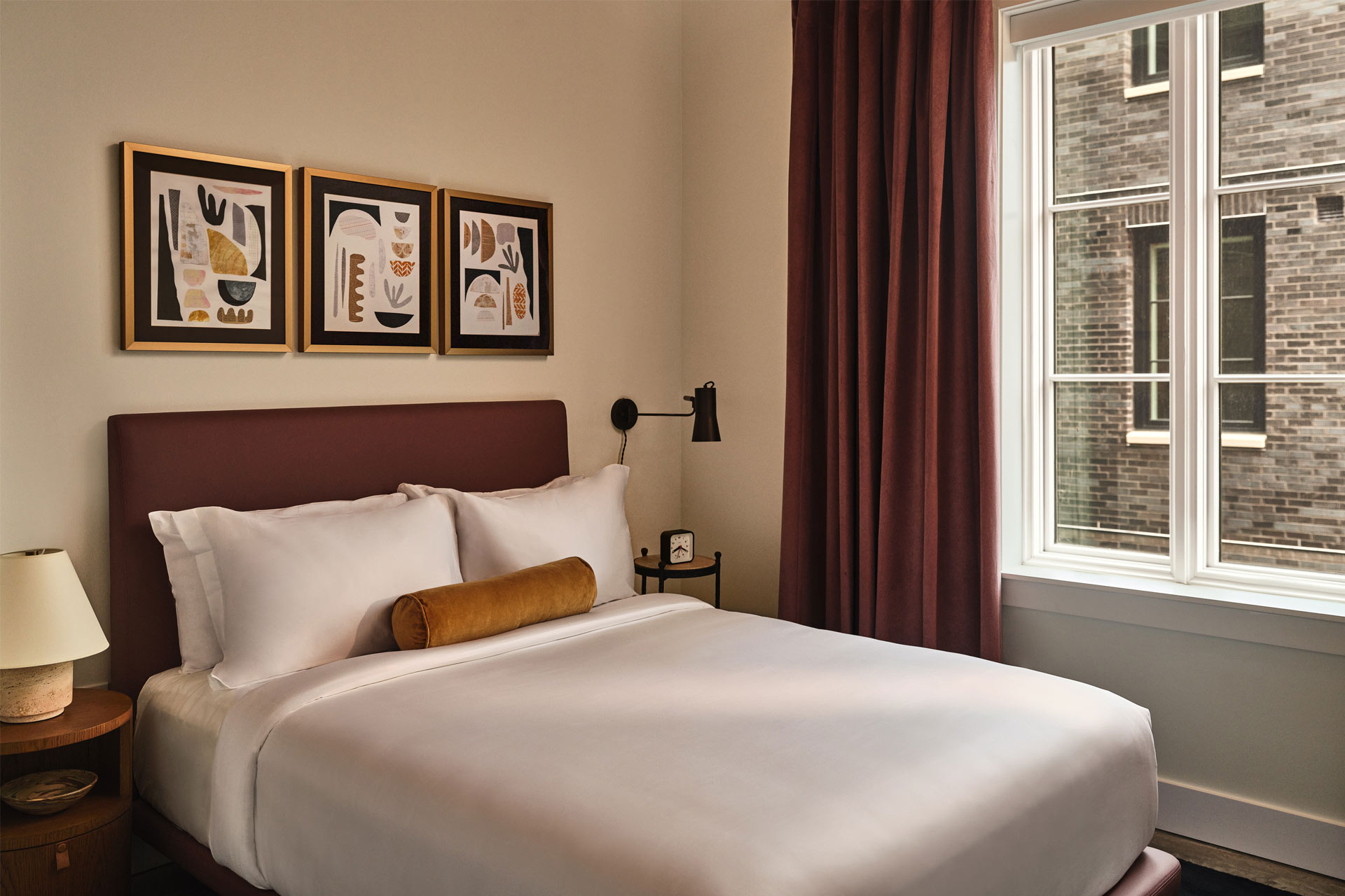 The Ann Savannah guestroom