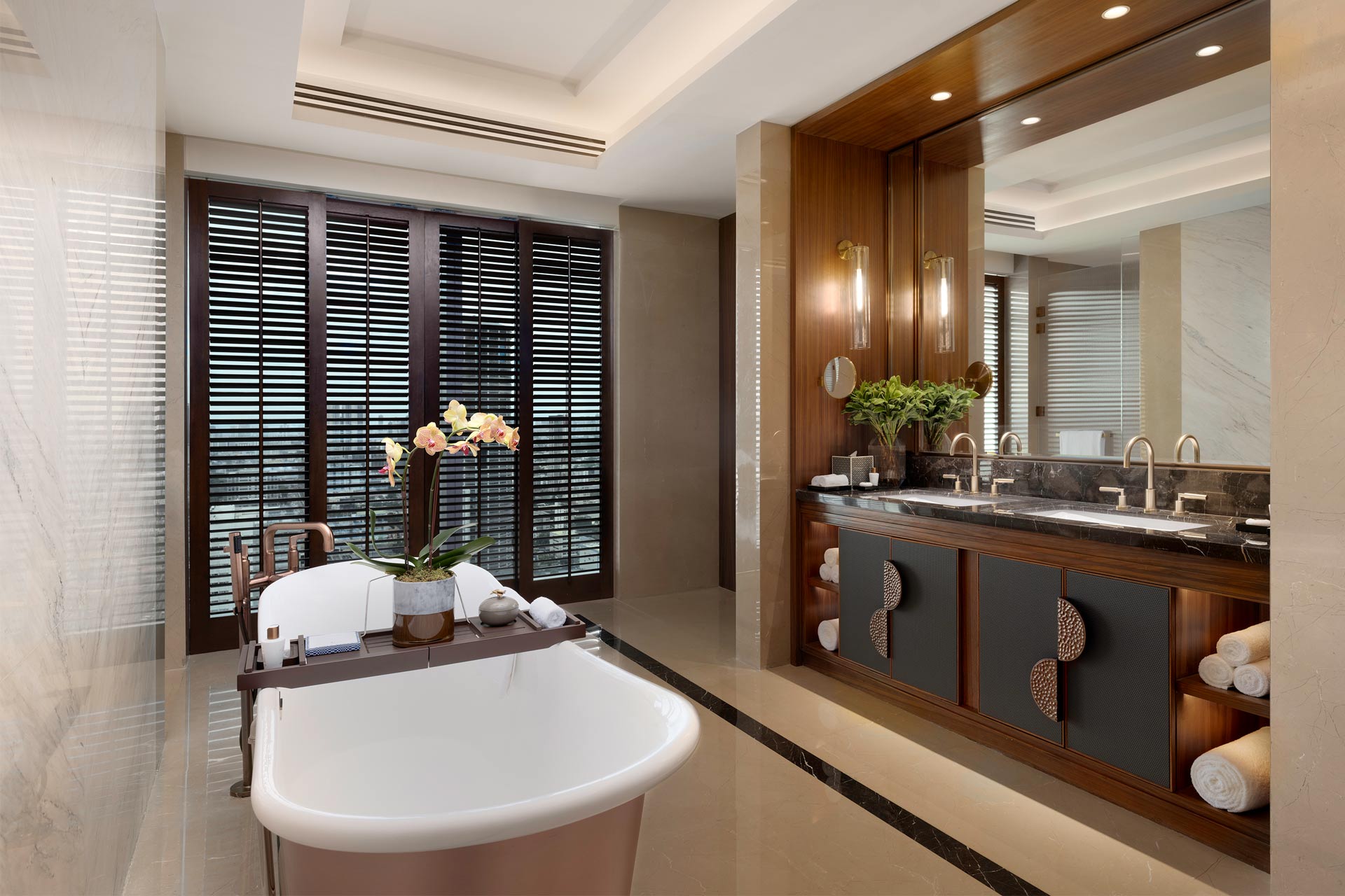 solaire bathroom