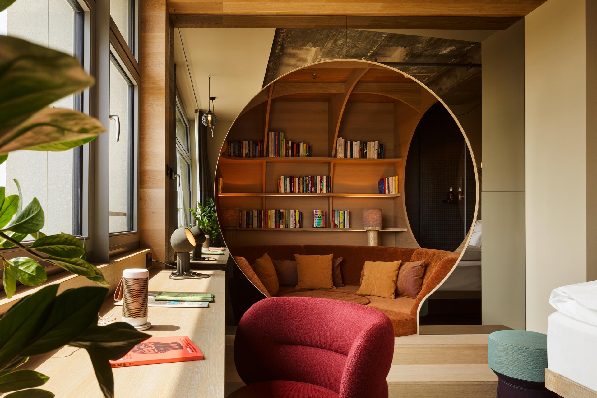 25 Hours Hotel Bikini Berlin library