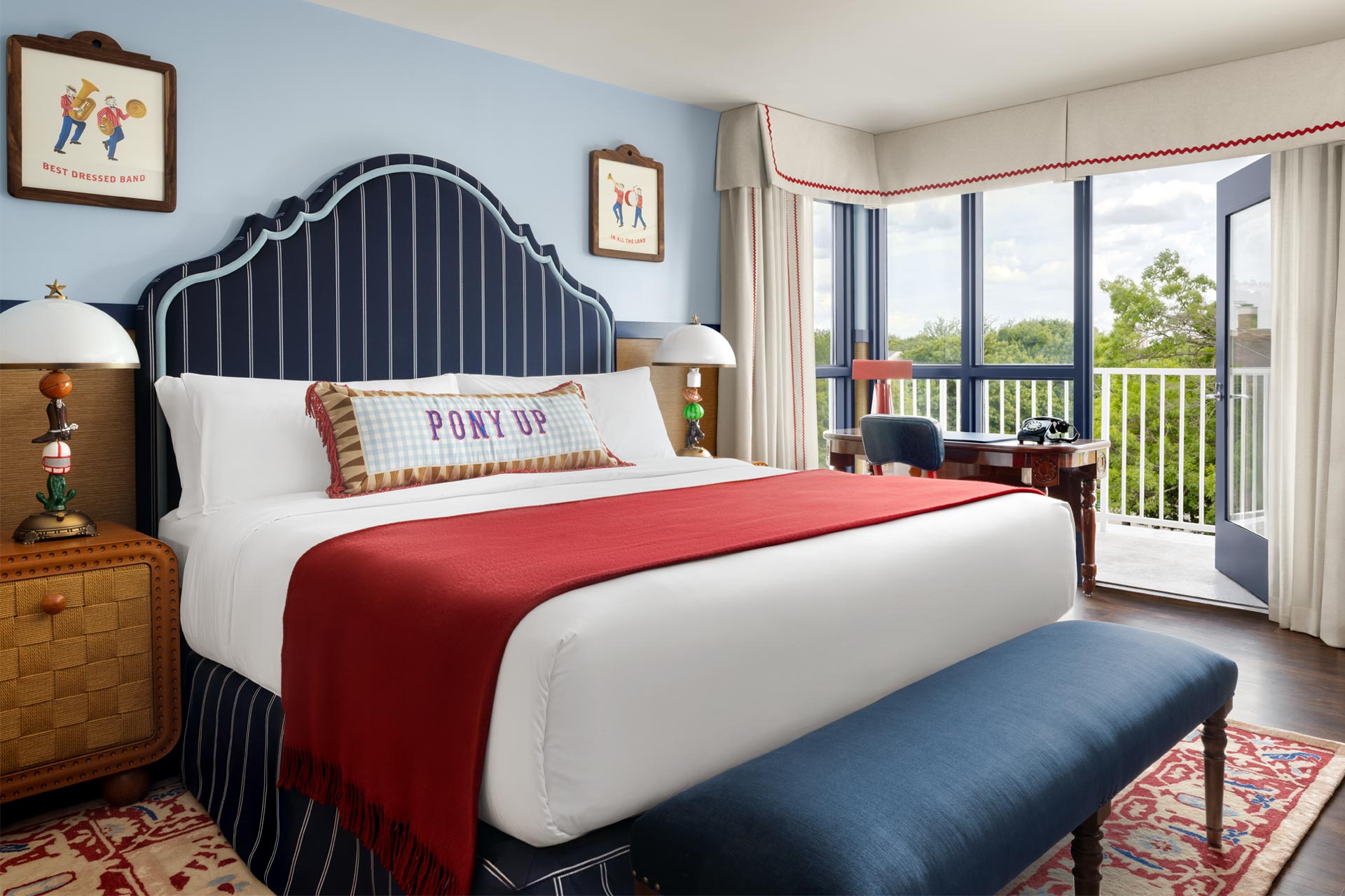 Graduate Dallas guestroom