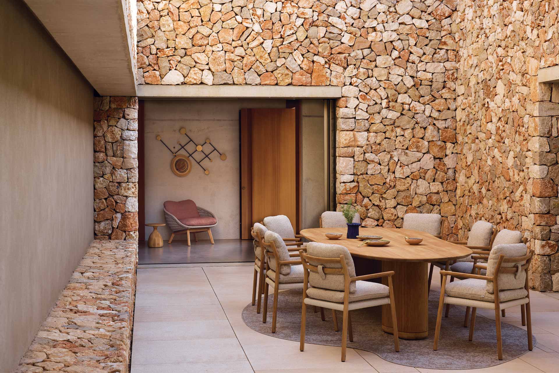 Manutti Ogada dining table