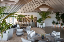 Studio Sixty7 Sun Siyam Maldivian resort bar