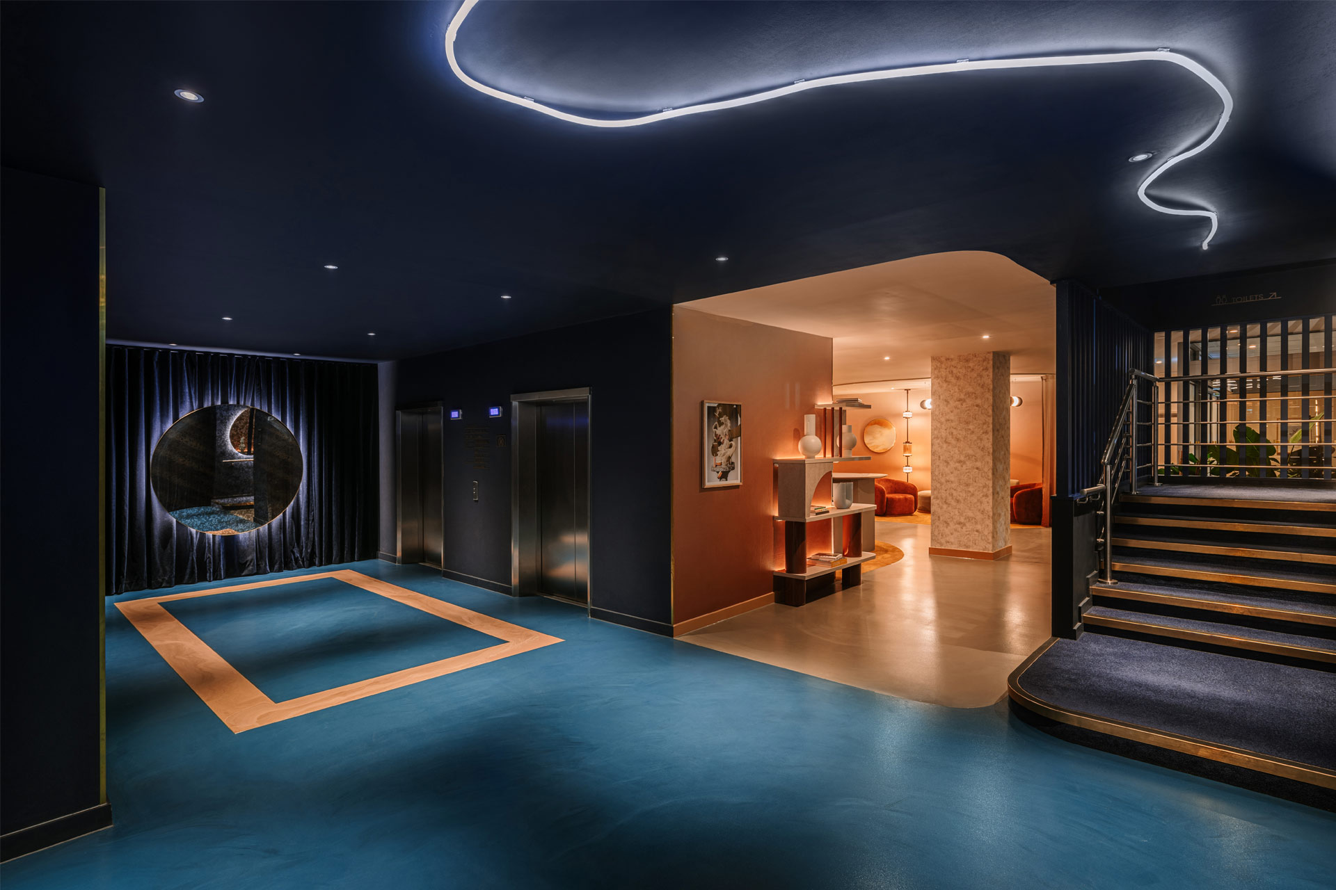 Mercure London Earls Court lift lobby