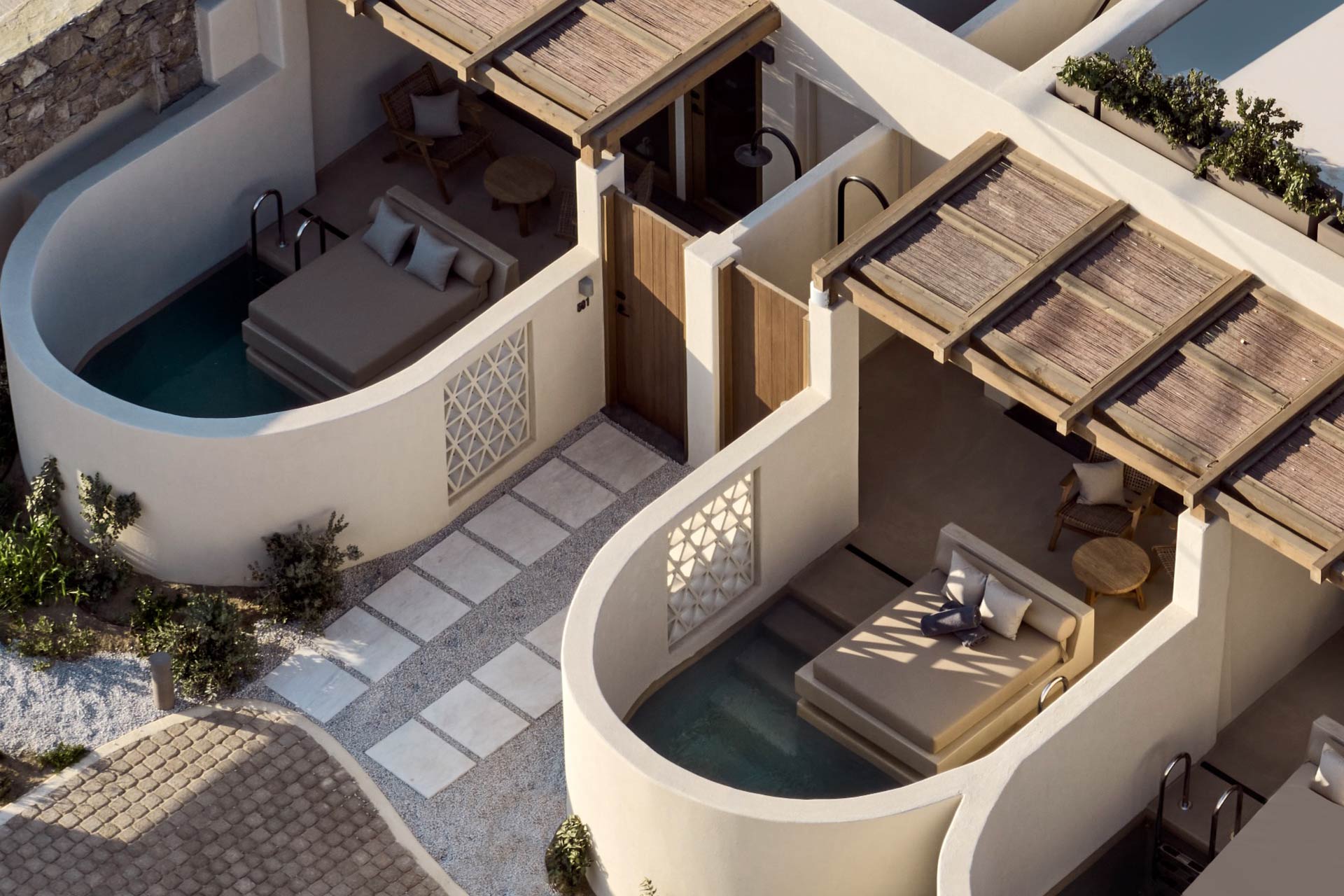 Omeon suite private pools