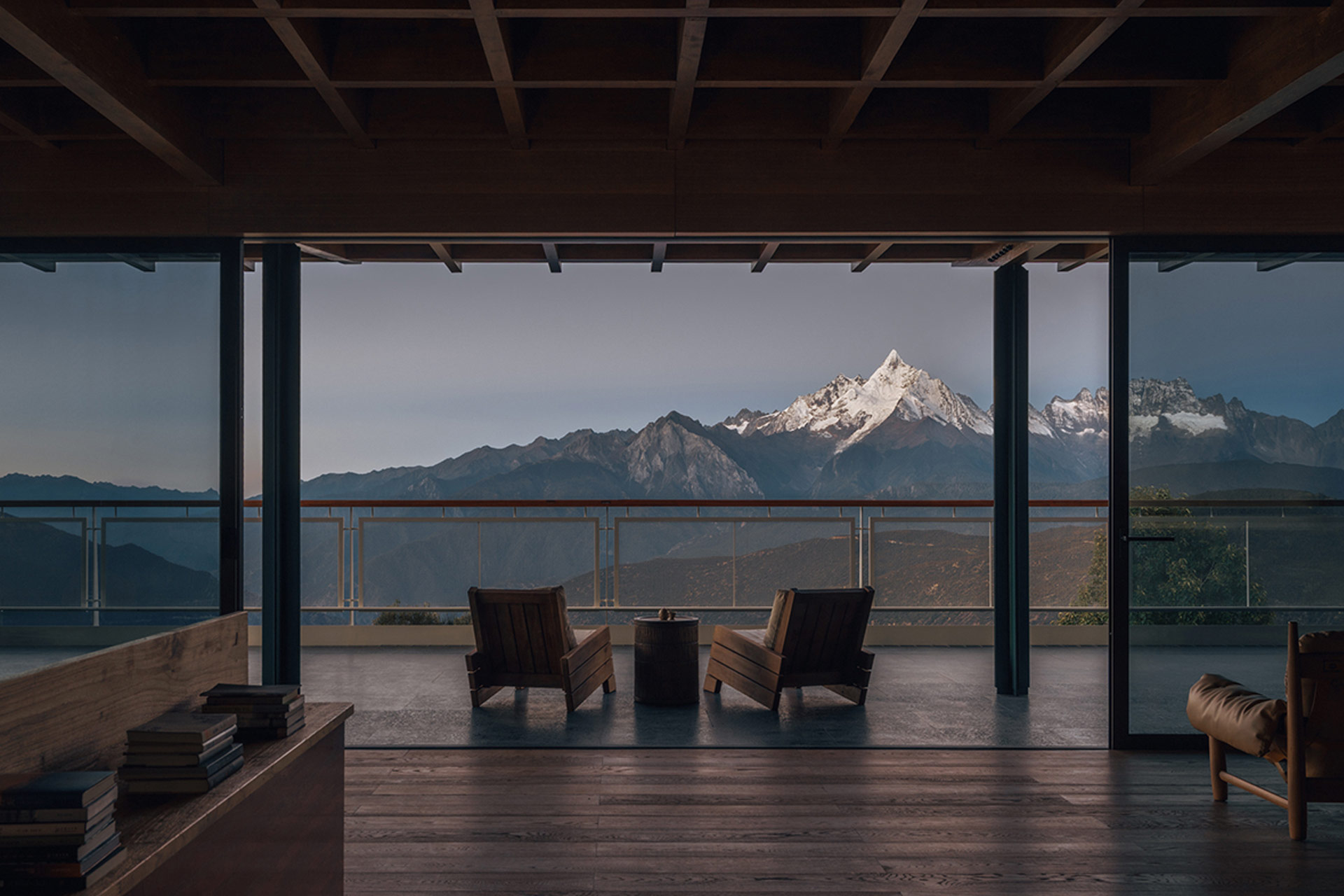 Kawagebo Snow Mountain Hotel
