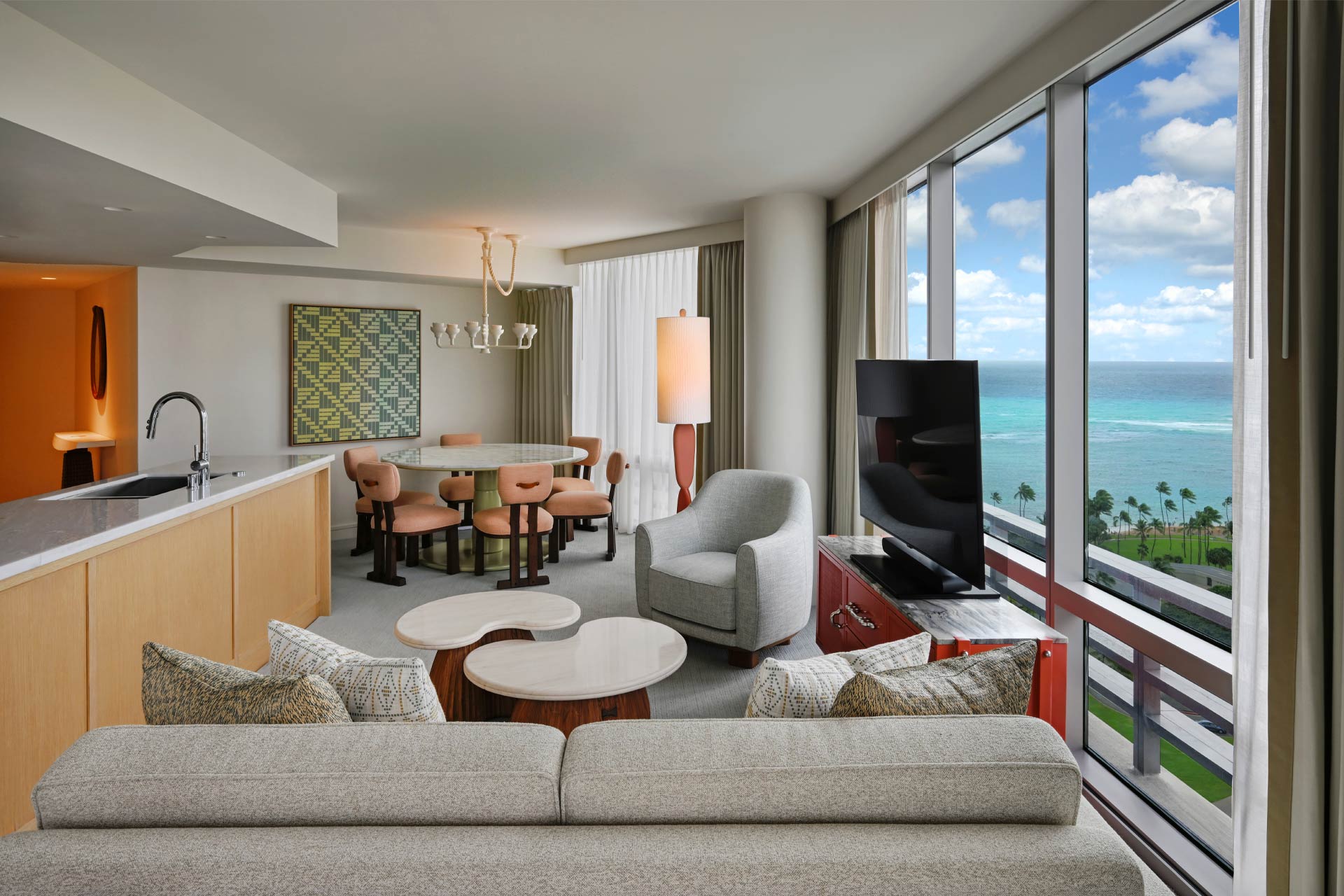 Ka Laʻi Waikīkī Beach guestroom