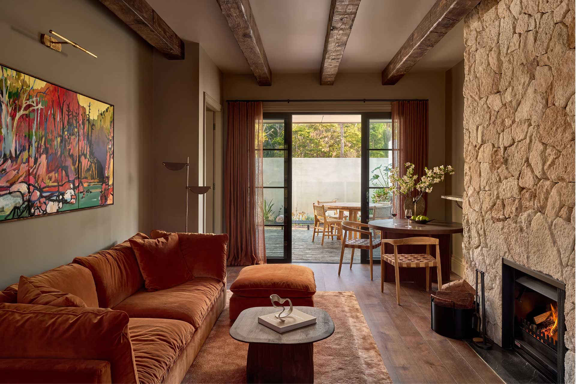 The Grand Saddles Lodge living room