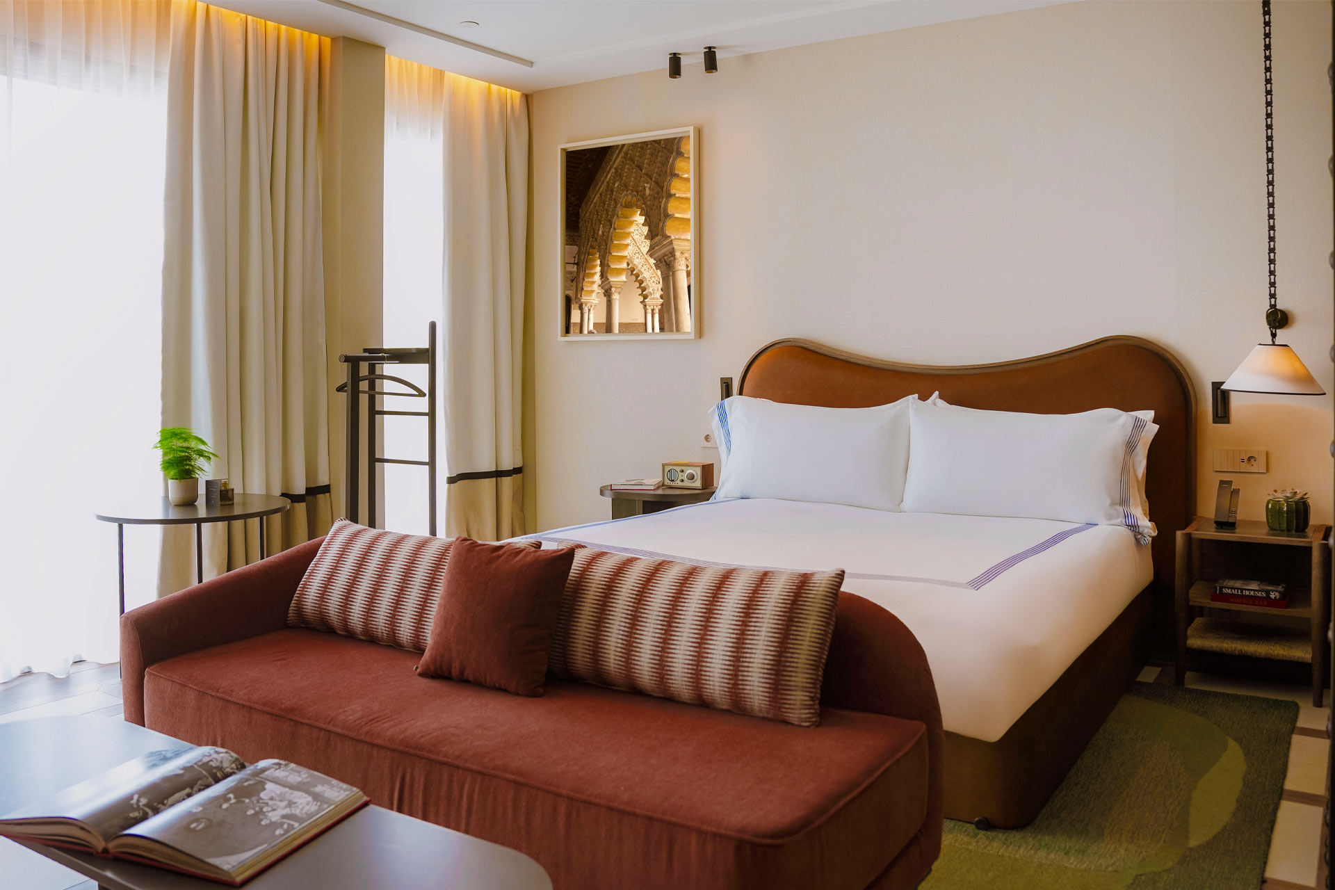 Thompson Seville guestroom